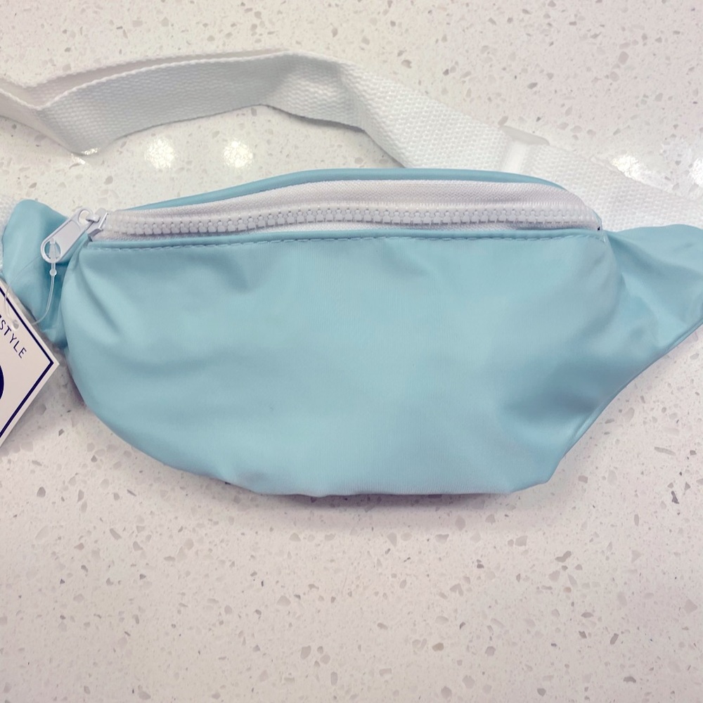 Fanny pack single adjustable zip pocket and strap